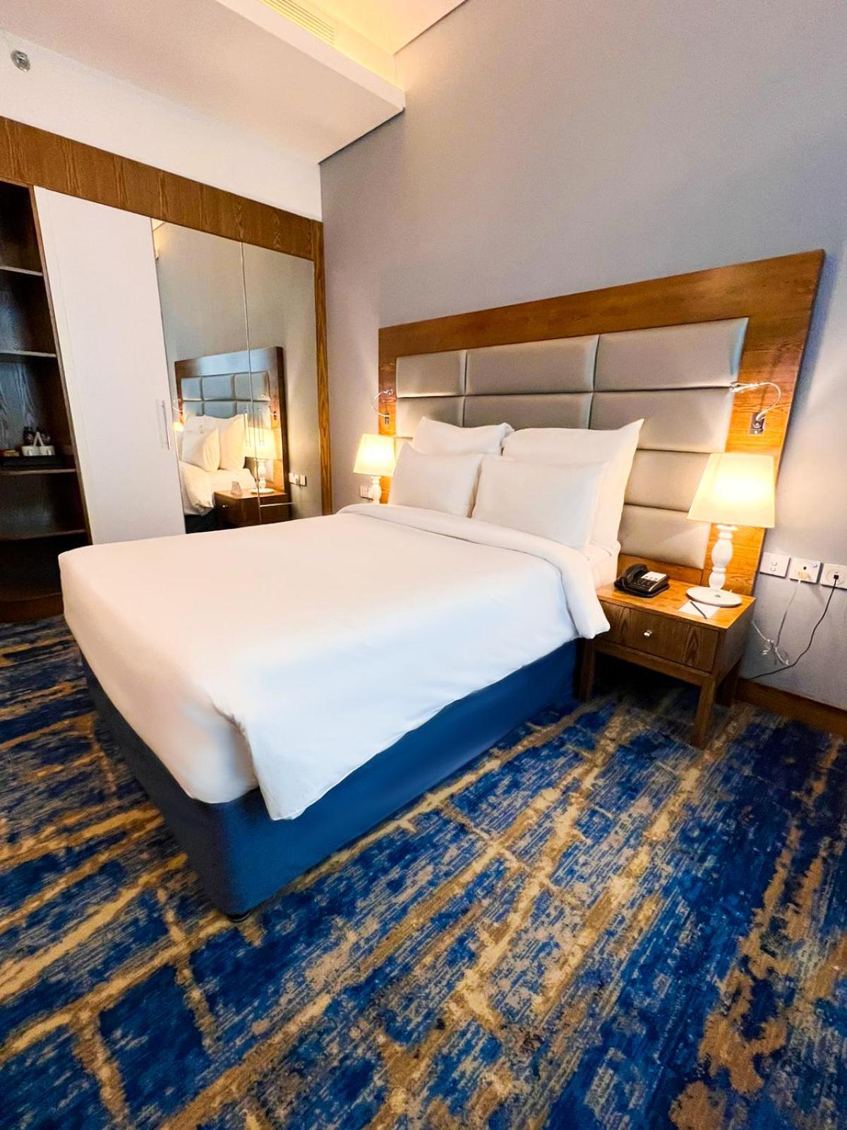 Signature 1 Hotel Tecom Dubai Exterior photo